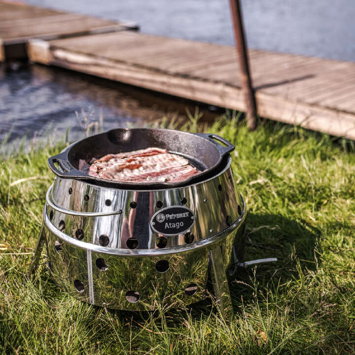 Petromax Grill-Feuerpfanne GP30H mit zwei Henkeln